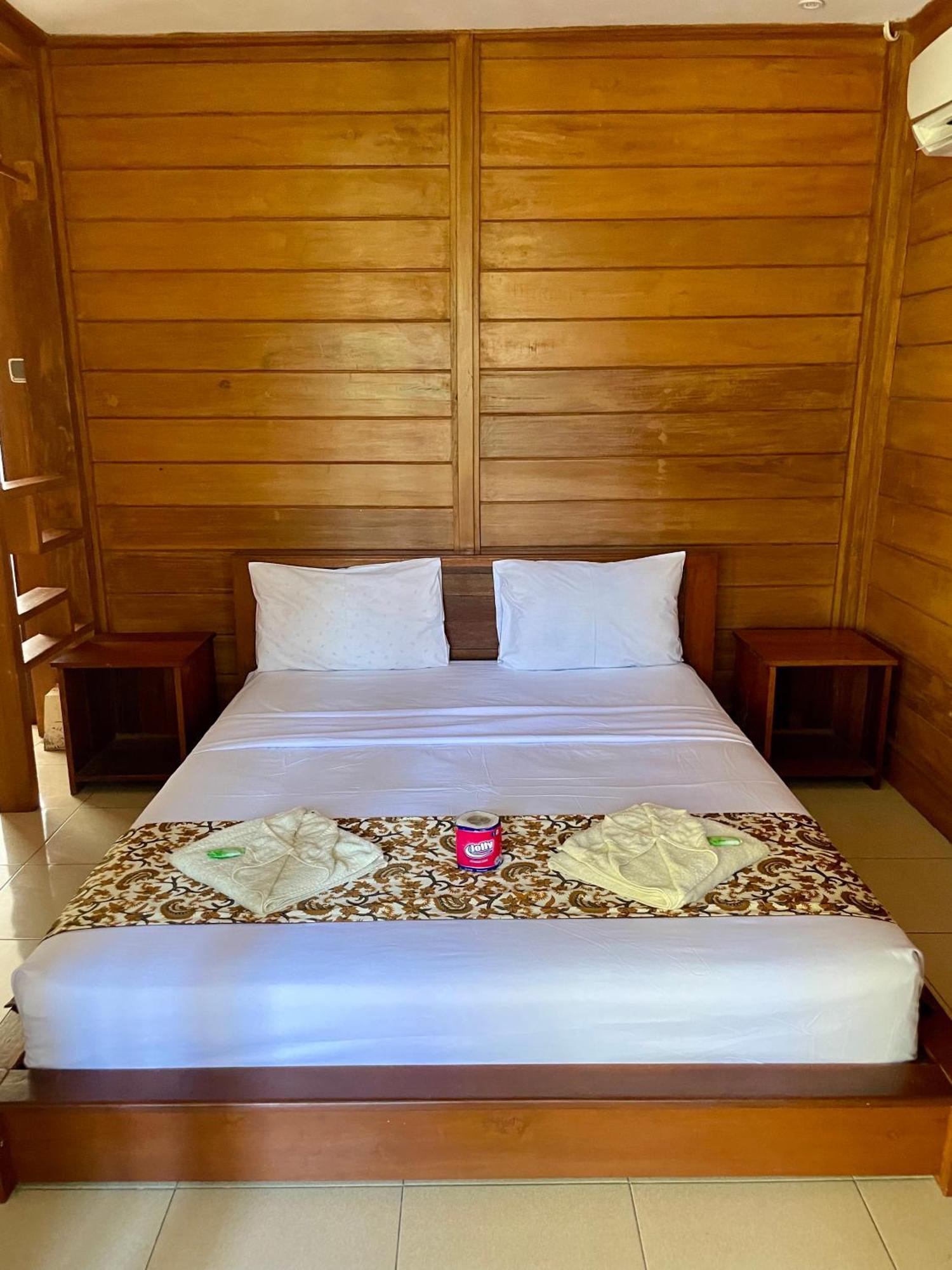 The Exile Sunsetpoint Hotel Gili Trawangan Kültér fotó