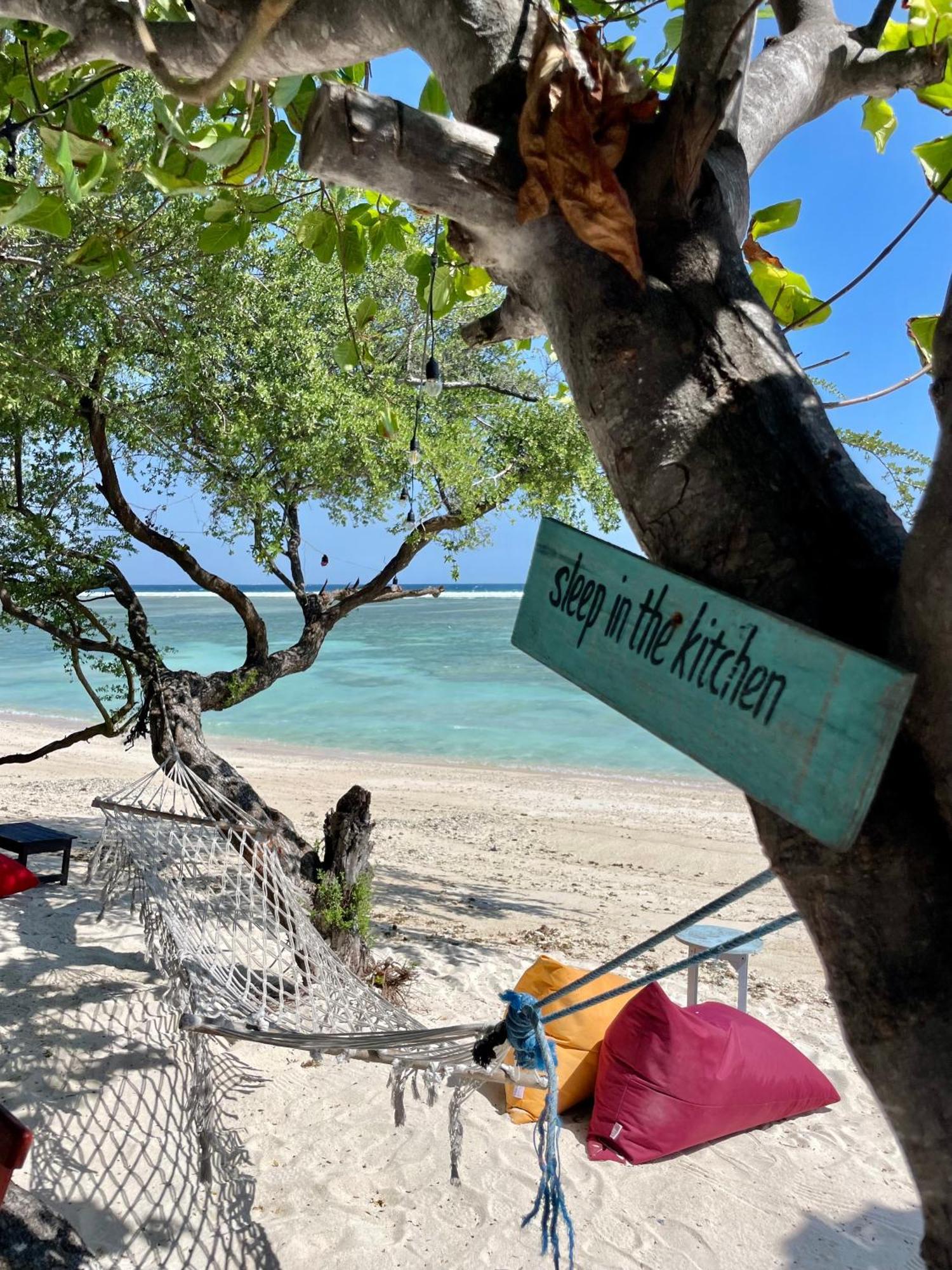 The Exile Sunsetpoint Hotel Gili Trawangan Kültér fotó